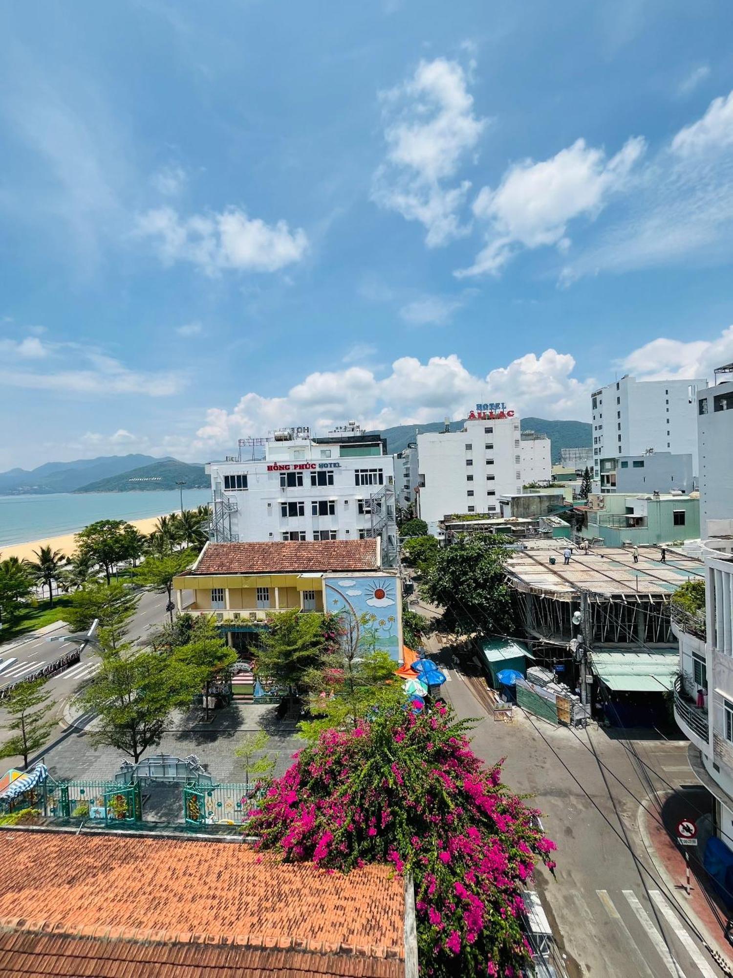 โรงแรมว้าว กวีเญิน ภายนอก รูปภาพ